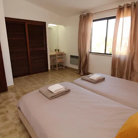 Two Bedroom Apartment Near Sao Rafael Beach - Albufeira, Algarve *